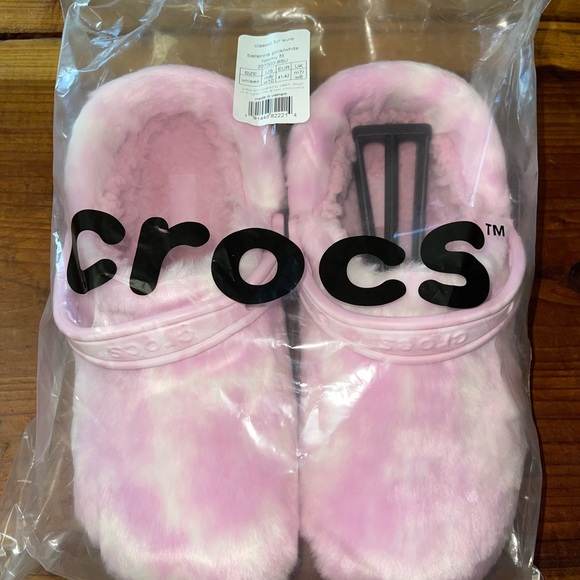 Crocs Classic Fur Sure Clogs - Picture 4 of 4